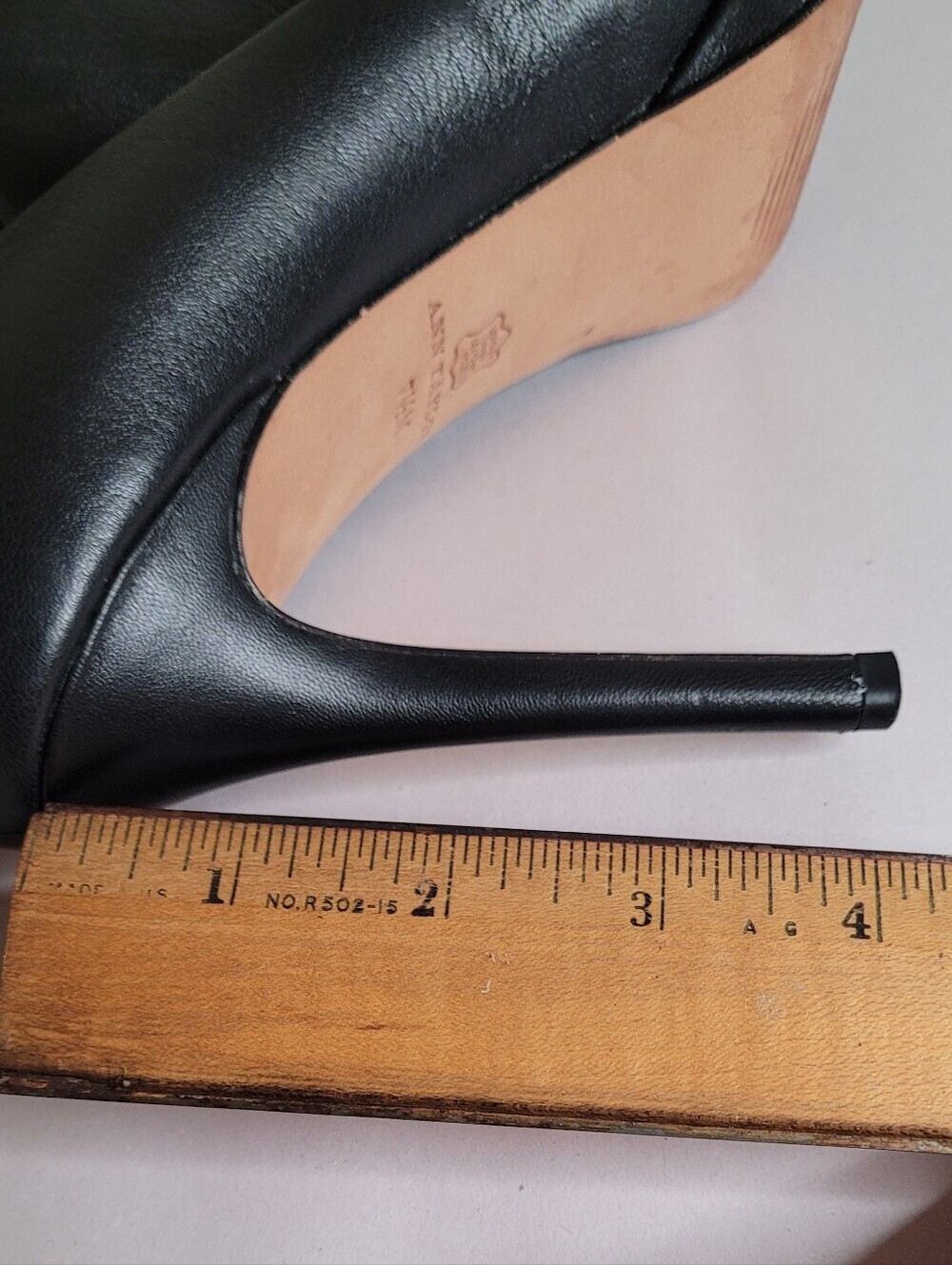 Ann Taylor Black Leather Ruffle Pumps Size 7.5 - Picture 7 of 9